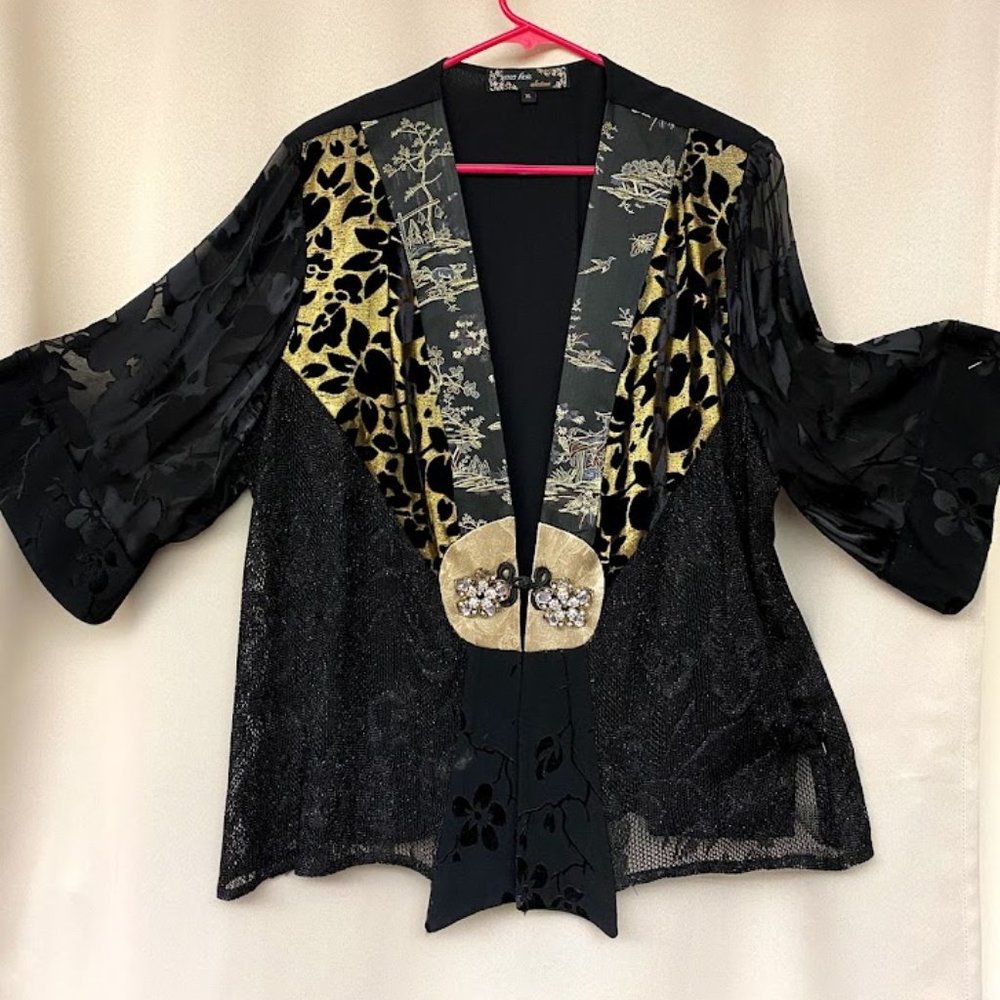XL Spencer Alexis Silk, Velour, Mixed Fabric Floral Kimono with Frog Closure